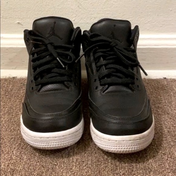 Jordan 3 Retro size 7 youth​​